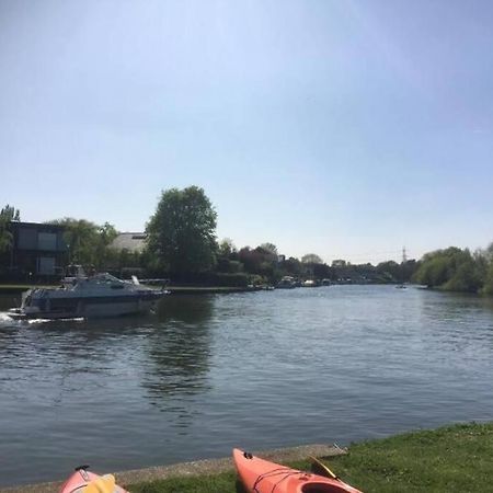 River Cabin Retreat Shepperton Buitenkant foto